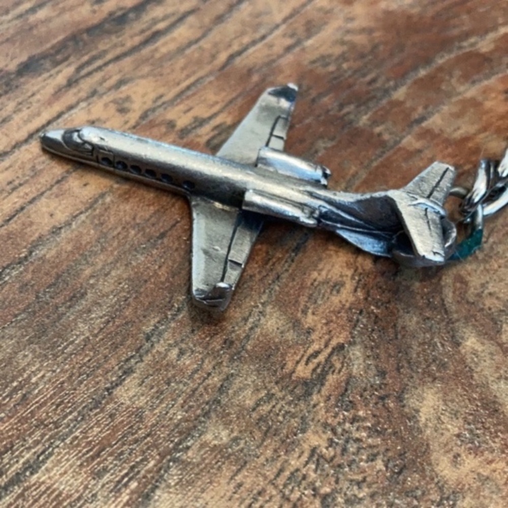 Jet Keychain - Picture 2 of 5